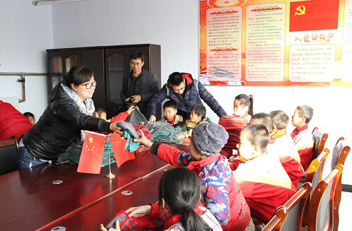 北京物資學院物流學院師生赴萬全開展助學活動