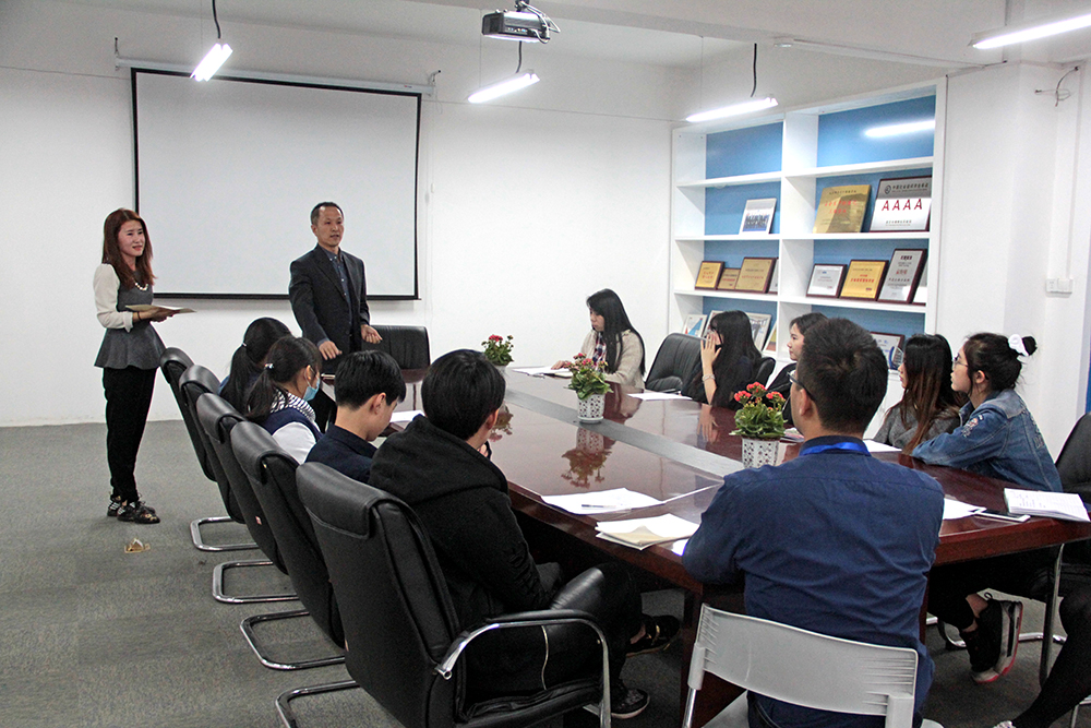 力邁外國語學校志愿者活動