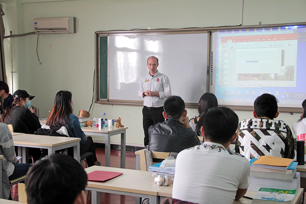 力邁外國(guó)語(yǔ)學(xué)校國(guó)際合作