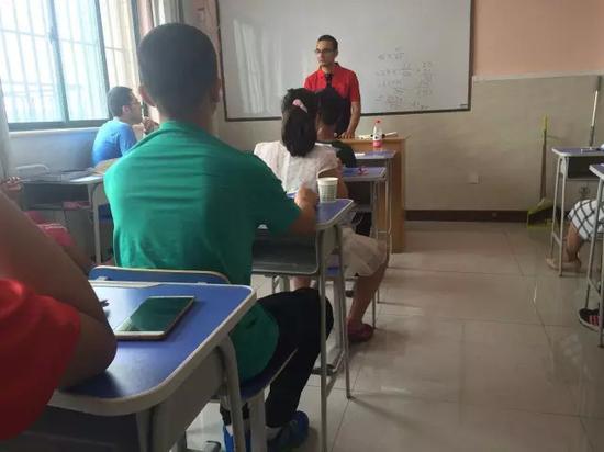 國際學校學生上課