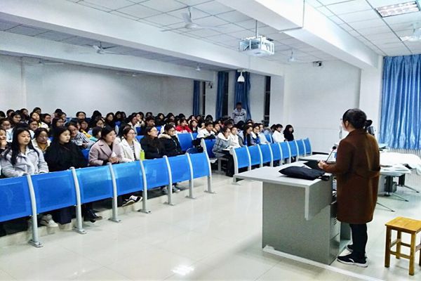 平頂山學(xué)院醫(yī)學(xué)院舉行新生專業(yè)啟蒙教育講座