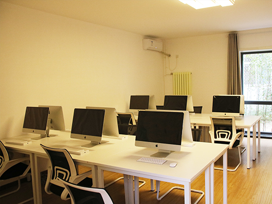 達羅捷派學校多媒體教室