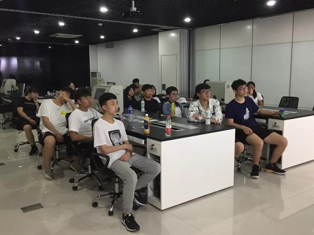 清華志清國際高中部