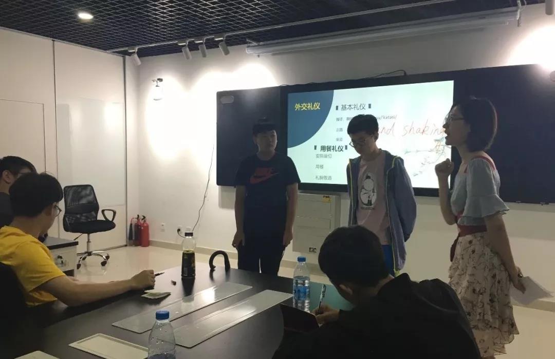 清華志清國際高中部