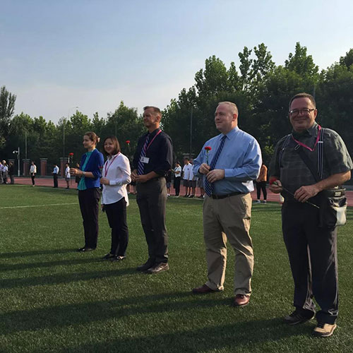 黑利伯瑞國際學(xué)校感謝師恩 黑利伯瑞慶祝教師節(jié)主題升旗儀式