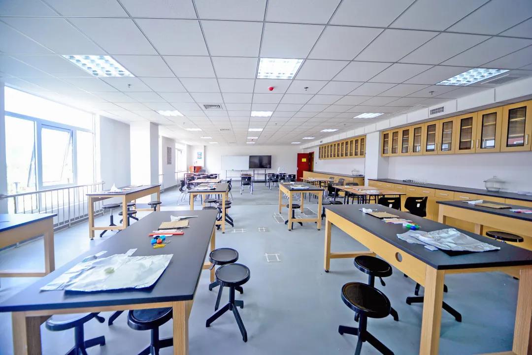 博格思加州學(xué)校