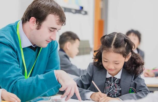 青苗國際雙語學校