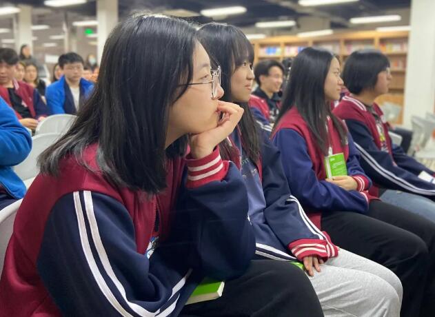 北京力邁中美國(guó)際學(xué)校香港班