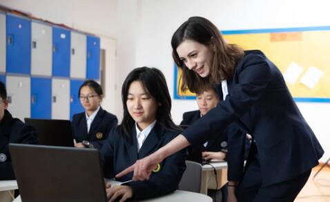 力邁中美國際學校