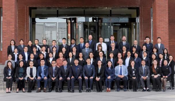 新東方國際雙語學校師資