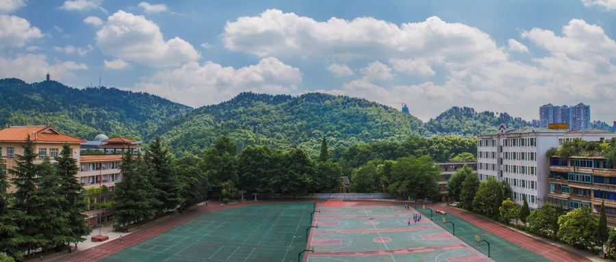 湖北武漢高考200分上什么學校?