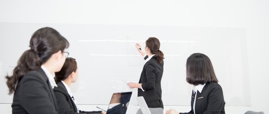 女生計算機專業(yè)學(xué)哪些相關(guān)專業(yè)就業(yè)前景好?