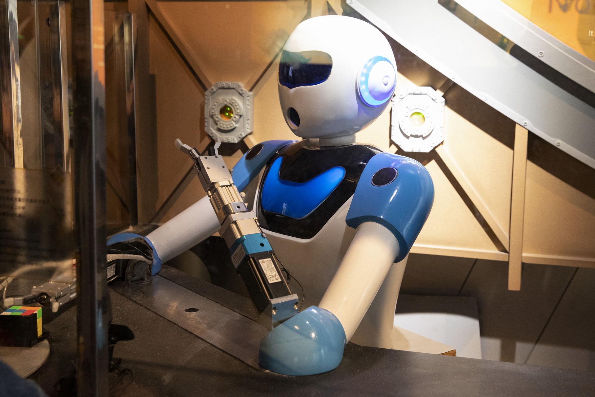 中職工業(yè)機(jī)器人技術(shù)專業(yè)學(xué)什么課程,難不難?