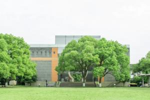 浙江傳媒學院華策電影學院培訓費一年多少錢？