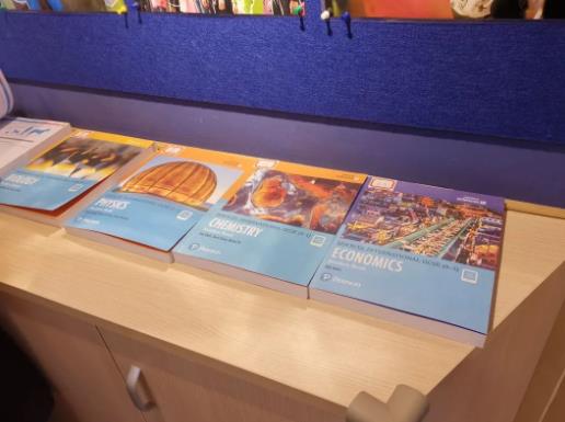 新府學外國語學校教材