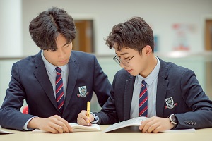 北京市朝陽區(qū)赫德學(xué)校是走讀還是住校