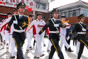 就讀北京東方紅學校住校條件