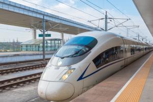 2025年青島高速鐵路客運乘務(wù)專業(yè)招生條件