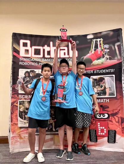 青苗學校Botball戰隊隊長1