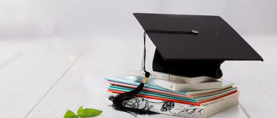 在當今社會,高等教育日益多元化,文科類大專也為學子們提供了眾多吸引人的專業選擇。高校招生網將從空中乘務、動漫設計、學前教育以及護理四個角度,深入探討這些備受矚目的專業領域。 1. 空中乘務專業 空中乘務專業作為近年來備受關注的領域,吸引了無數對飛行事業充滿憧憬的學子。此專業培養學生具備優秀的溝通能力、危機處理技能以及服務意識,以確保飛行旅途的安全和乘客的舒適。學生將接受嚴格的培訓,包括飛行安全知識、應急處理、禮儀等,為步入國際航空事業打下堅實基礎。然而,也要意識到這個領域的競爭激烈,對身體素質和心理素質都有較高要求。 2. 動漫設計專業 動漫設計專業近年來隨著動漫產業的蓬勃發展而備受矚目。這個專業培養學生掌握繪畫技巧、角色設計、場景構建等,使他們能夠創造出生動有趣的動漫作品。隨著二次元文化的普及,動漫作品不僅在娛樂領域有市場,還在廣告、教育等領域有廣泛應用。因此,動漫設計專業畢業生的就業前景廣闊。但要成功脫穎而出,學生需要不斷磨練自己的創作技能,保持對新潮流的敏感,同時也要具備團隊合作的能力。 3. 學前教育專業 學前教育專業關乎兒童成長的重要階段,為社會培養有愛心、有責任感的教育工作者。學生將學習兒童心理學、教育方法論等課程,為將來從事幼兒教育工作打下堅實的理論基礎。這個專業要求學生具備耐心、責任感、創新精神,能夠在充滿挑戰的教育環境中做出積極的影響。就業方面,幼兒教育機構、托幼機構、培訓機構等都需要優秀的學前教育專業人才。 4. 護理專業 護理專業是醫療領域中不可或缺的一部分,培養護理人才為社會的健康事業貢獻力量。學生將學習醫學知識、護理技能、患者溝通等,為成為合格的護理人員做好準備。護理工作要求具備耐心、細心、責任感,同時也需要應對緊急情況的能力。護理專業的就業范圍廣泛,不僅包括醫院、診所等醫療機構,還有康復中心、養老院等領域。 在文科大專中,空中乘務、動漫設計、學前教育和護理等專業各具特色,為學生提供了不同的發展方向。在選擇專業時,學生應該充分考慮自己的興趣、特長和職業規劃,做出符合自己發展需求的決策。 推薦閱讀 2023年安徽公辦專科學校名單匯總