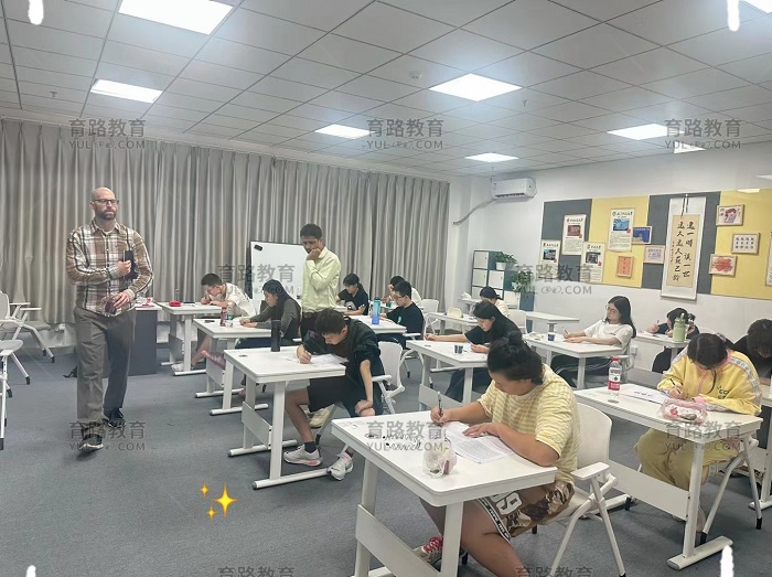 北京東方紅明德學(xué)院是一所什么樣的學(xué)校-師資