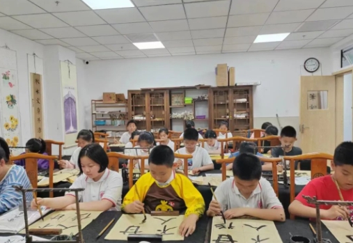 北京東方紅學校小學部社團開課啦，看看學校都開設了哪些團課！