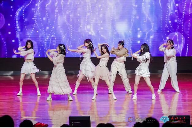 成都七中國際部文藝匯演圖3