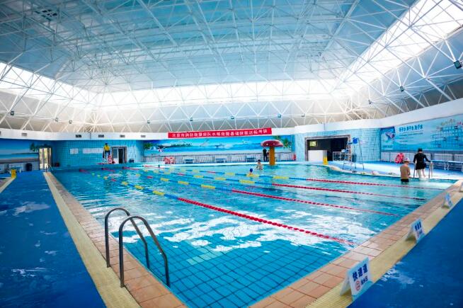 北京東方紅學校明德學院游泳池