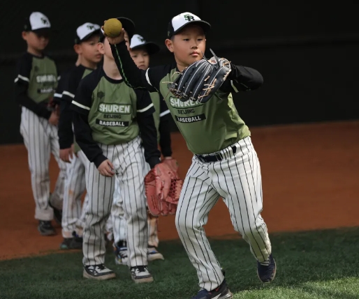 北京市通州區私立樹人學校參加了北京市第六屆“猛虎杯”春季棒球賽