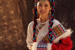 北京哪個大學開設表演專業?