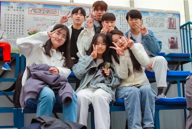 北京中加學校畢業生g