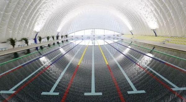 北京市私立匯佳學(xué)校游泳必修課