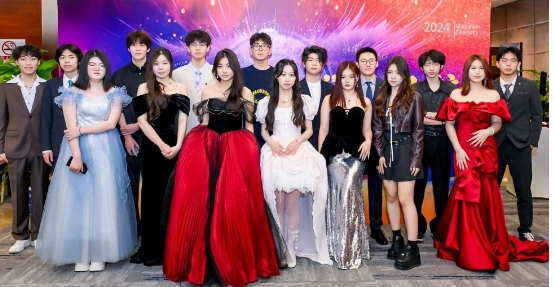 北京市中關村外國語學校首屆高中英語特色班畢業(yè)典禮