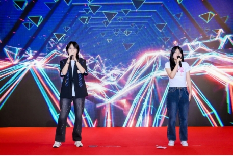 北京市中關村外國語學校首屆高中英語特色班畢業(yè)典禮