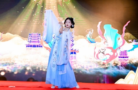 北京市中關村外國語學校首屆高中英語特色班畢業(yè)典禮