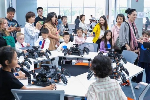 君誠(chéng)國(guó)際雙語(yǔ)學(xué)校開學(xué)g