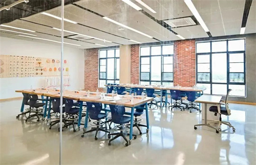 海南英雅盛彼德學校