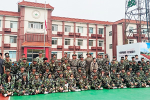 北京市實驗外國語學校開展軍訓活動:閉營號角,吹響青春最響亮的誓言