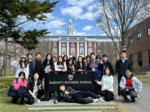 泰晤士高等教育攜手海嘉學校g