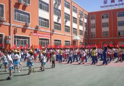 三河市燕靈路學校