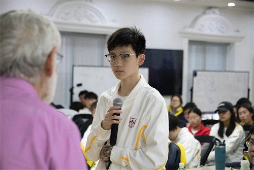 劍橋大學(xué)國王學(xué)院前副院長Rob Wallach教授來訪愛迪g