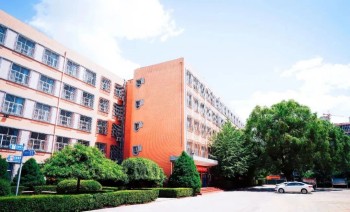 張家口衡實成博中學