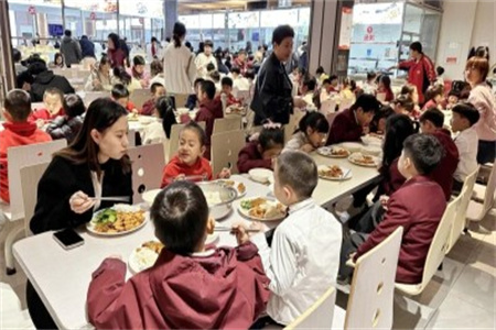 北京東方紅學校