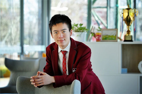 愛(ài)迪畢業(yè)生