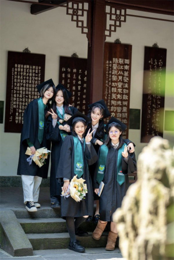 青苗優秀畢業生