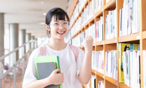 六力學校維多利亞預備課程中心2025年升學成果與秋招計劃