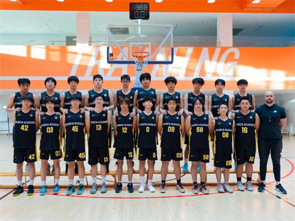 朝陽凱文畢業生