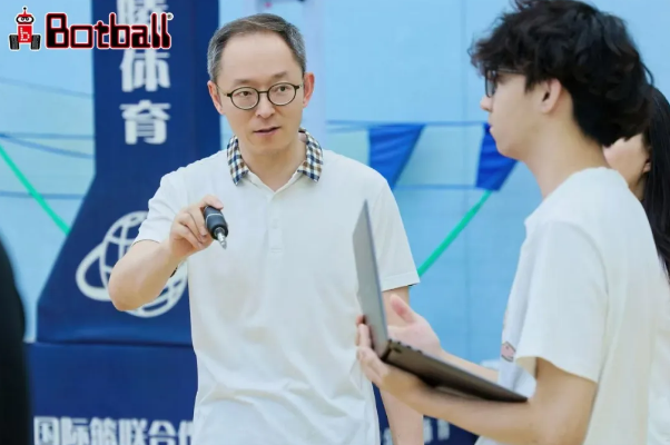 青苗參加國(guó)際機(jī)器人決賽現(xiàn)場(chǎng)