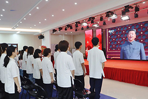 北京市匯賢學校開展開學思政課:師生共觀“九三”閱兵,銘記與奮斗!