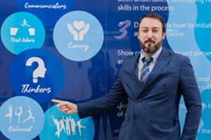 開學啦!朝陽凱文迎來兩名外籍校長